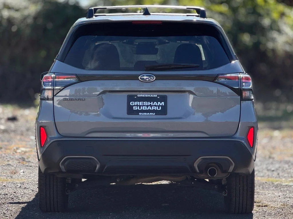 Used 2025 River Rock Pearl Subaru Limited image 6
