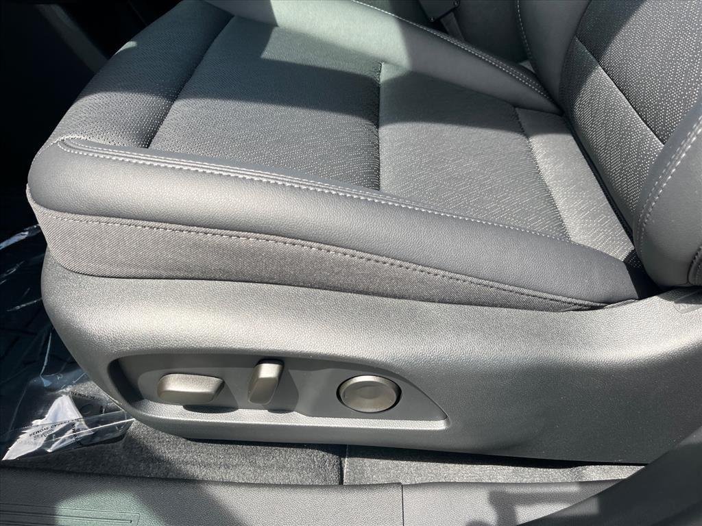 New 2026 Mosaic Black Metallic Chevrolet LT image 28