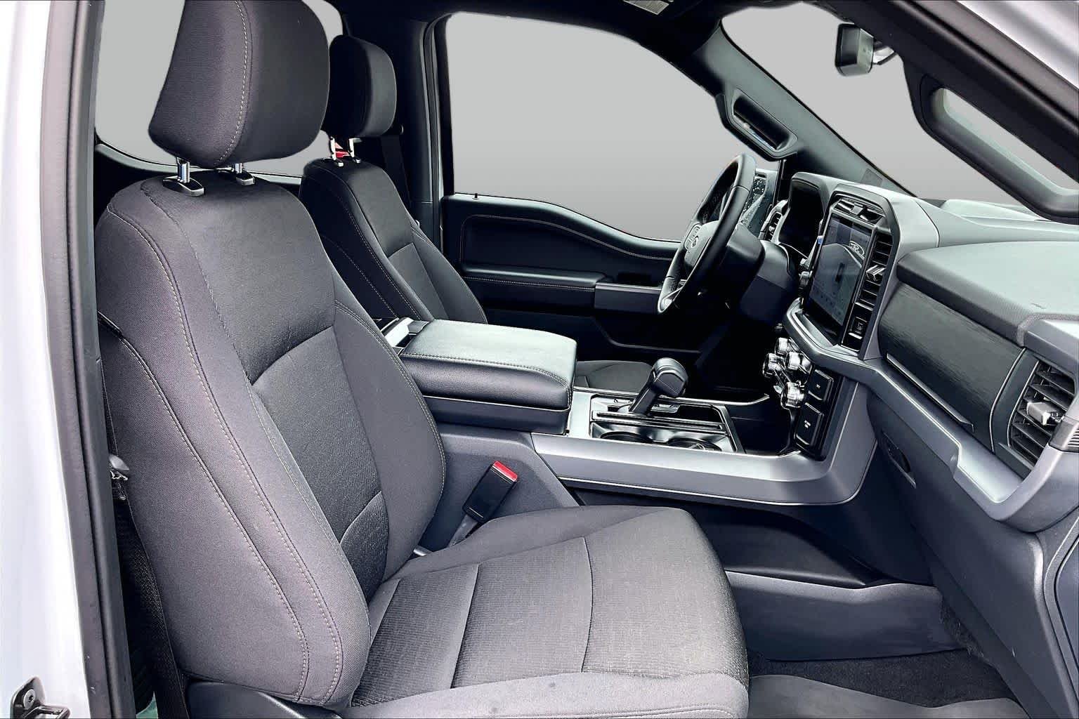 Used 2025 Space White Metallic Ford XLT image 13