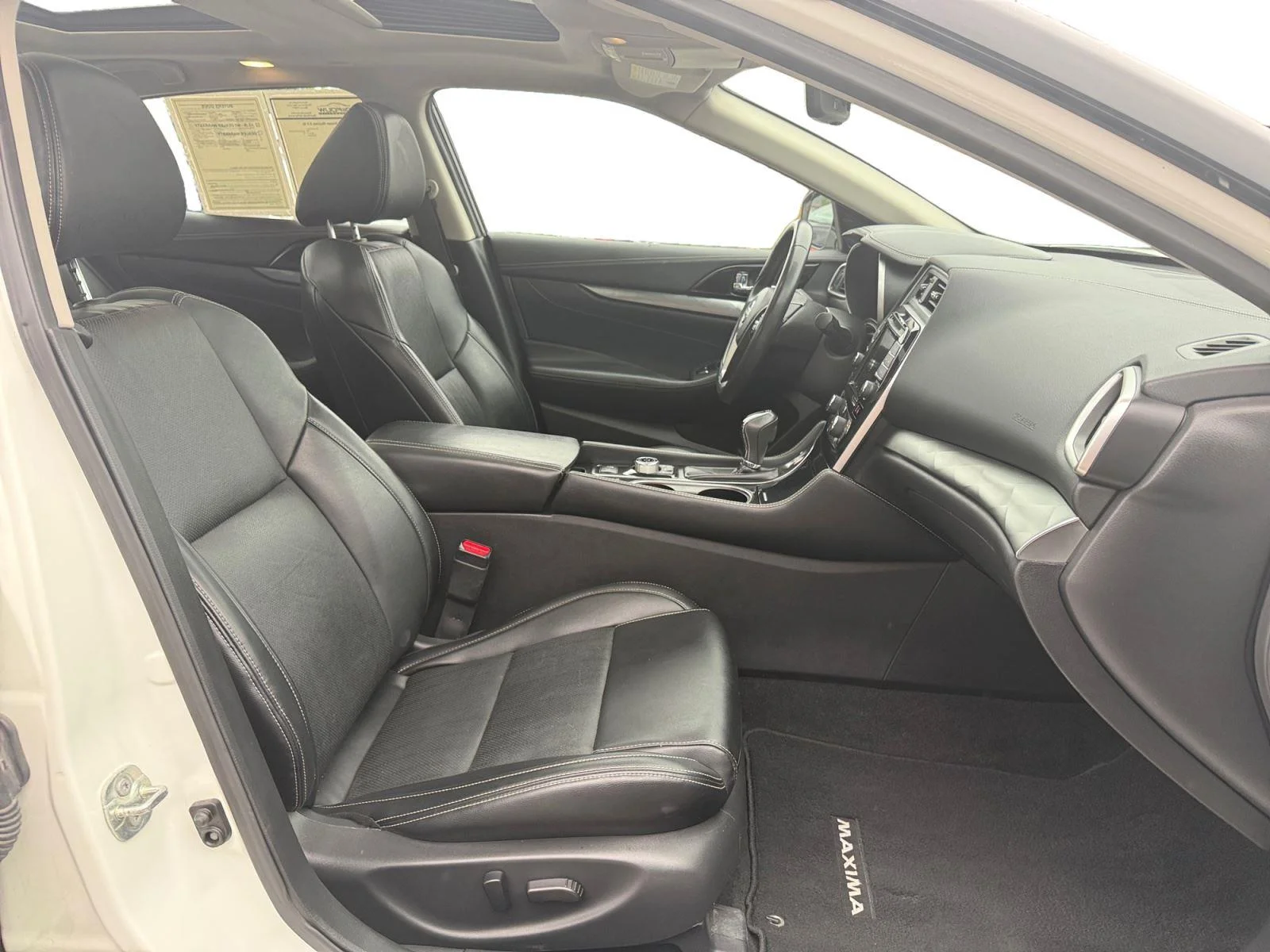 Used 2023  Nissan 3.5 SL image 15