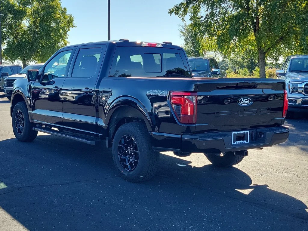 New 2026 Agate Black Metallic Ford XLT image 3