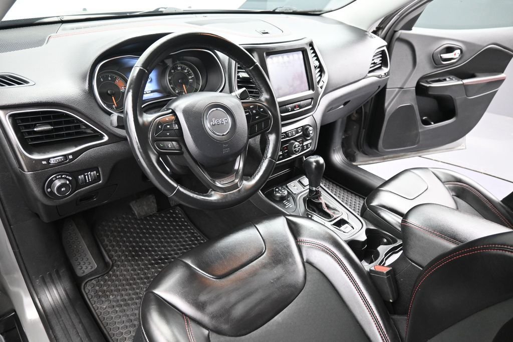 Used 2019 Sting Gray Clearcoat Jeep Trailhawk image 12