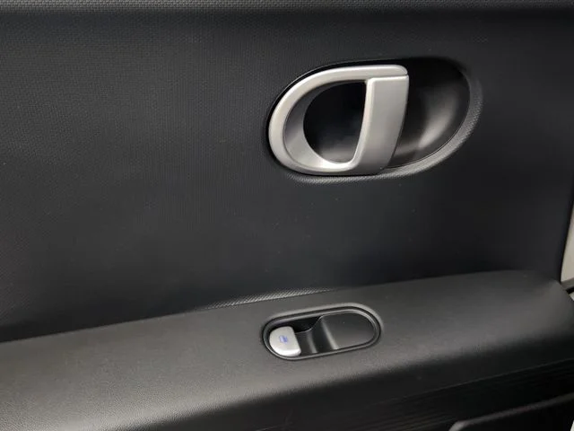 Used 2024 Gold Hyundai SEL image 15