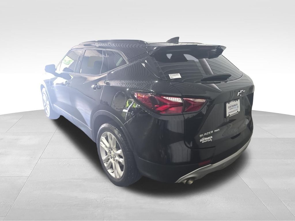 Used 2021 Black Chevrolet LT image 3