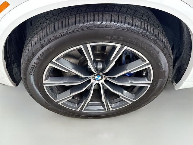 Used 2026 White Metallic BMW M60i image 33