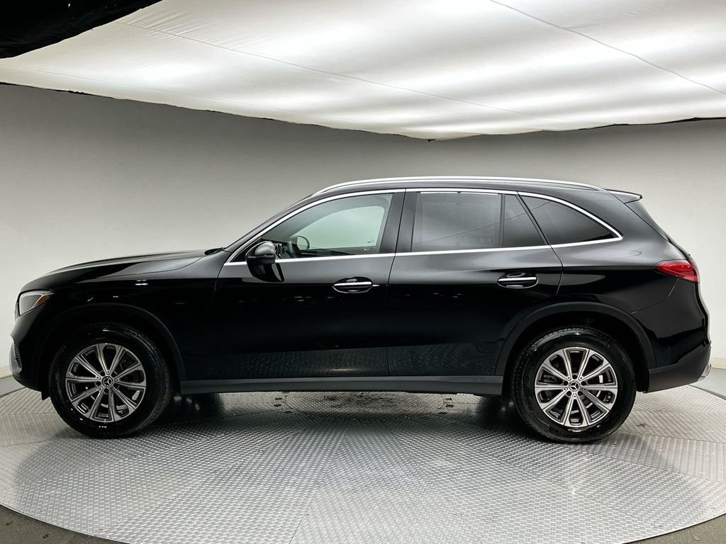 Used 2025 Black Mercedes-Benz GLC 300 image 10