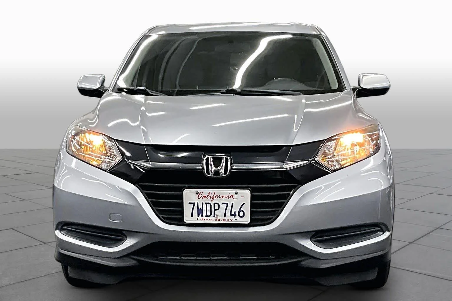 Used 2017 Lunar Silver Metallic Honda LX image 3