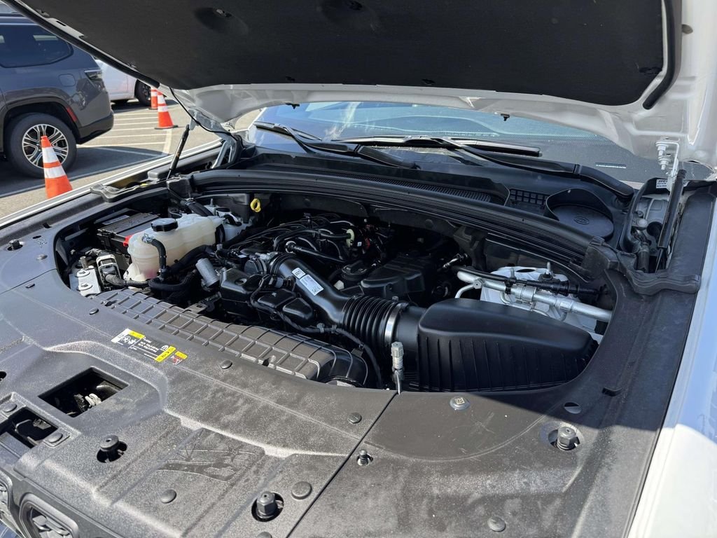 Used 2023 White/off-white Jeep Altitude X image 11