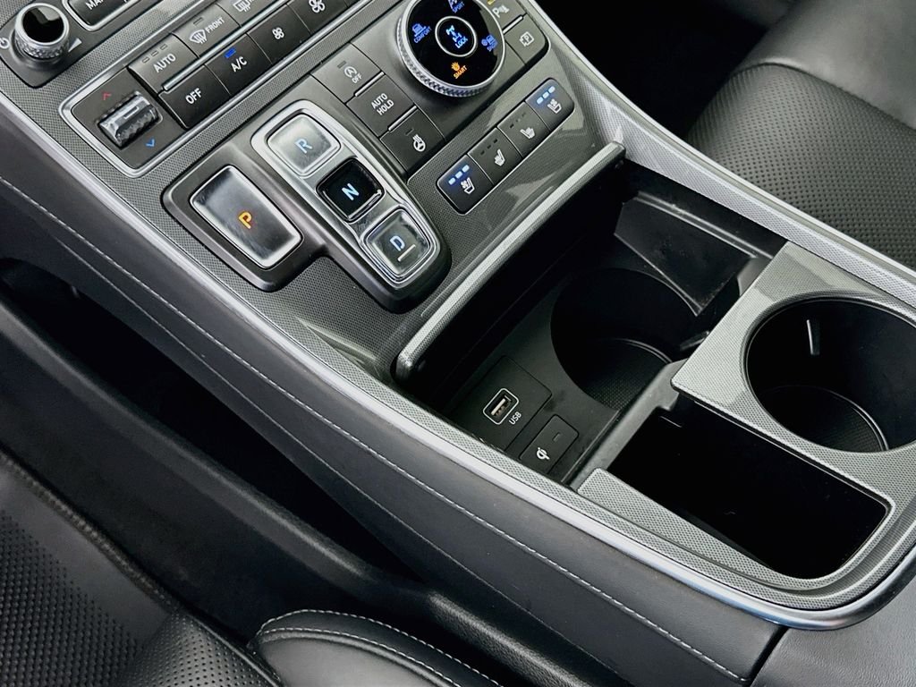 Used 2023 Silver Hyundai Calligraphy image 17