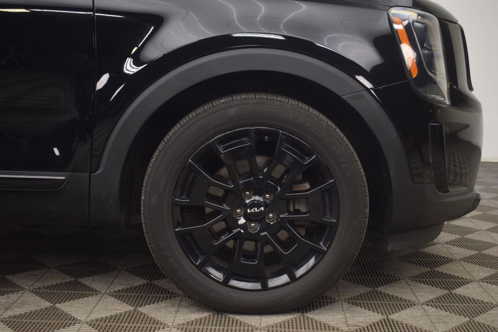 Used 2022 Black Kia SX image 30