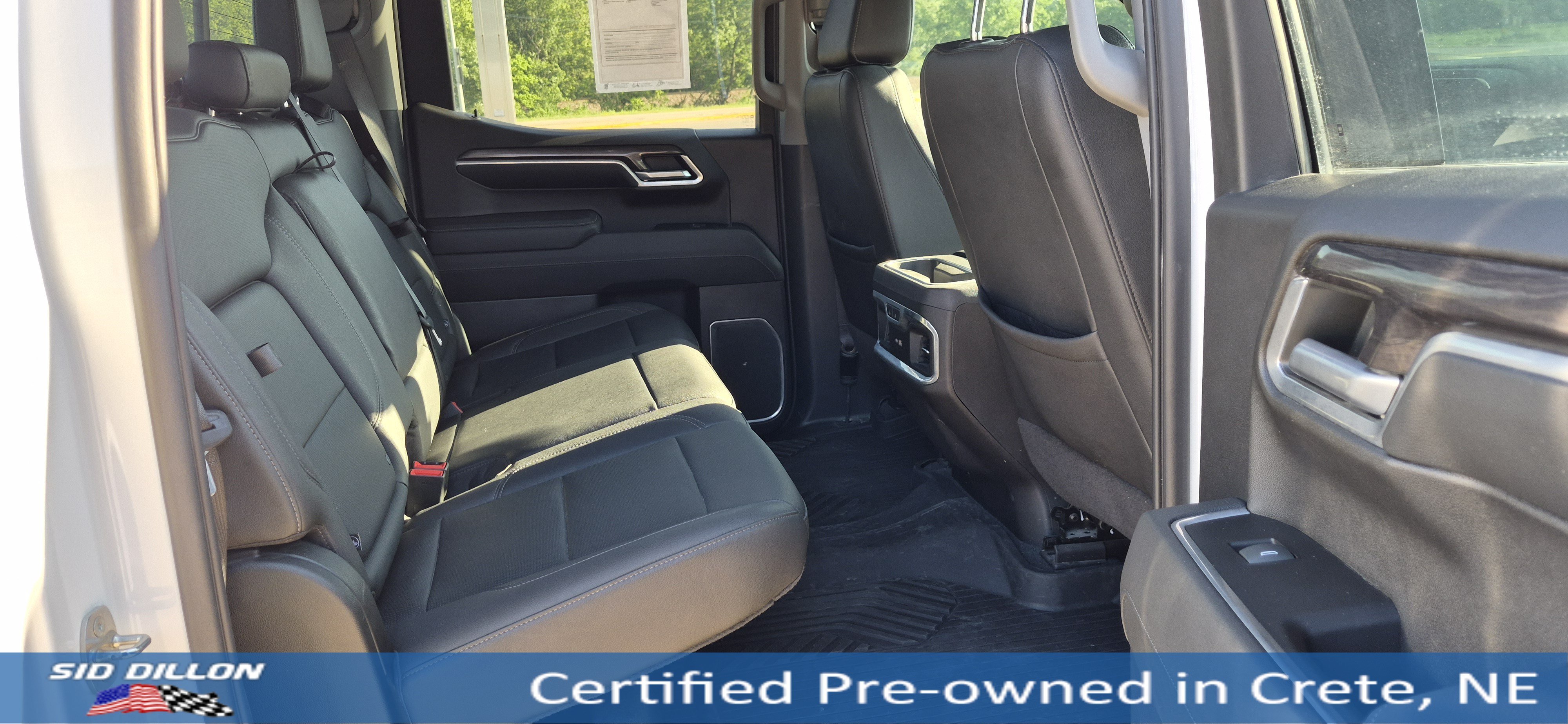 Used 2022 Summit White Chevrolet LTZ image 6