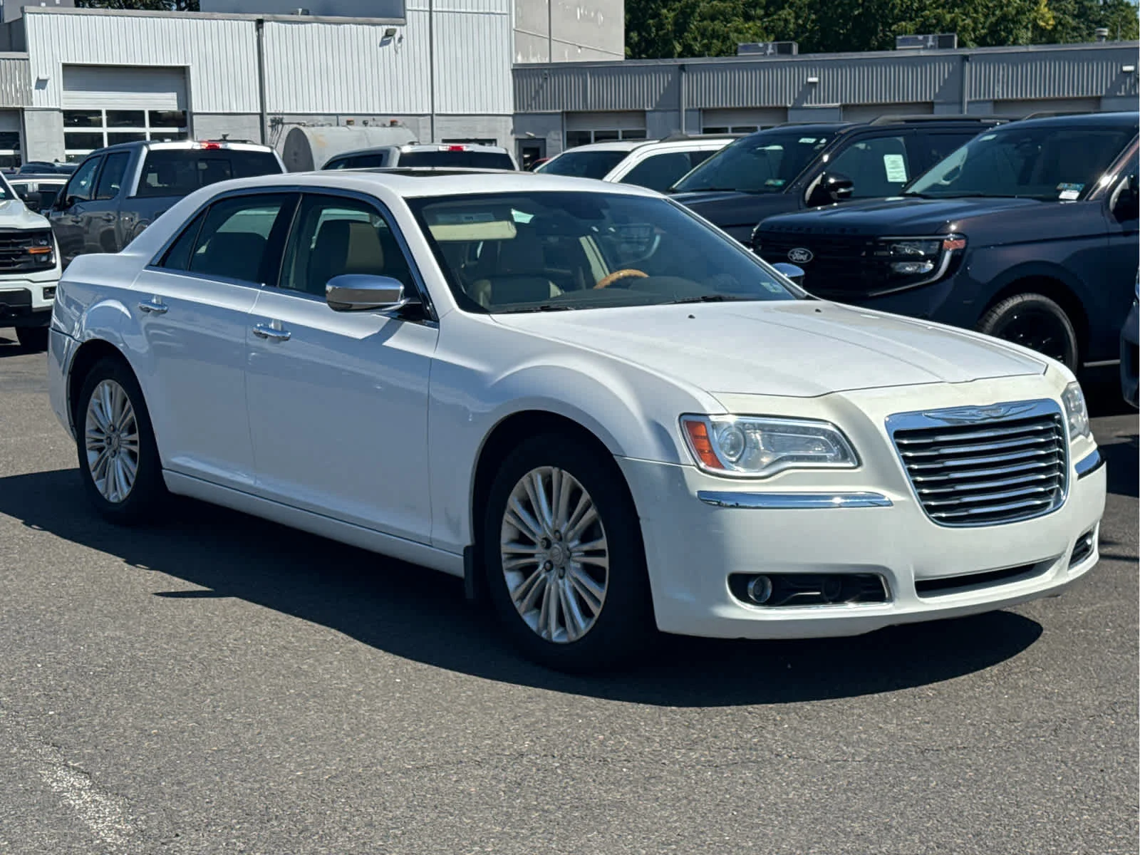 Used 2012 Ivory Tri-Coat Pearl Chrysler Limited image 6