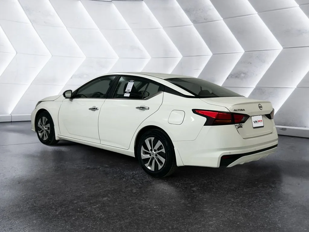 Used 2024 White Nissan 2.5 S image 6