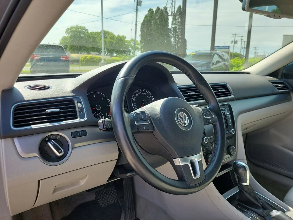 Used 2014 Gray Volkswagen 2.0L TDI SE image 18