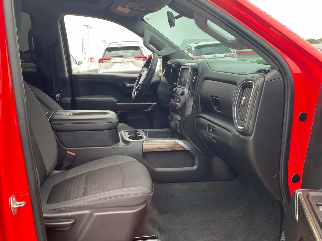 Used 2019 Red Chevrolet LT Trail Boss image 16