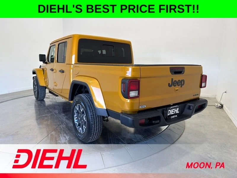 New 2026 Goldilocks Jeep Sahara image 5