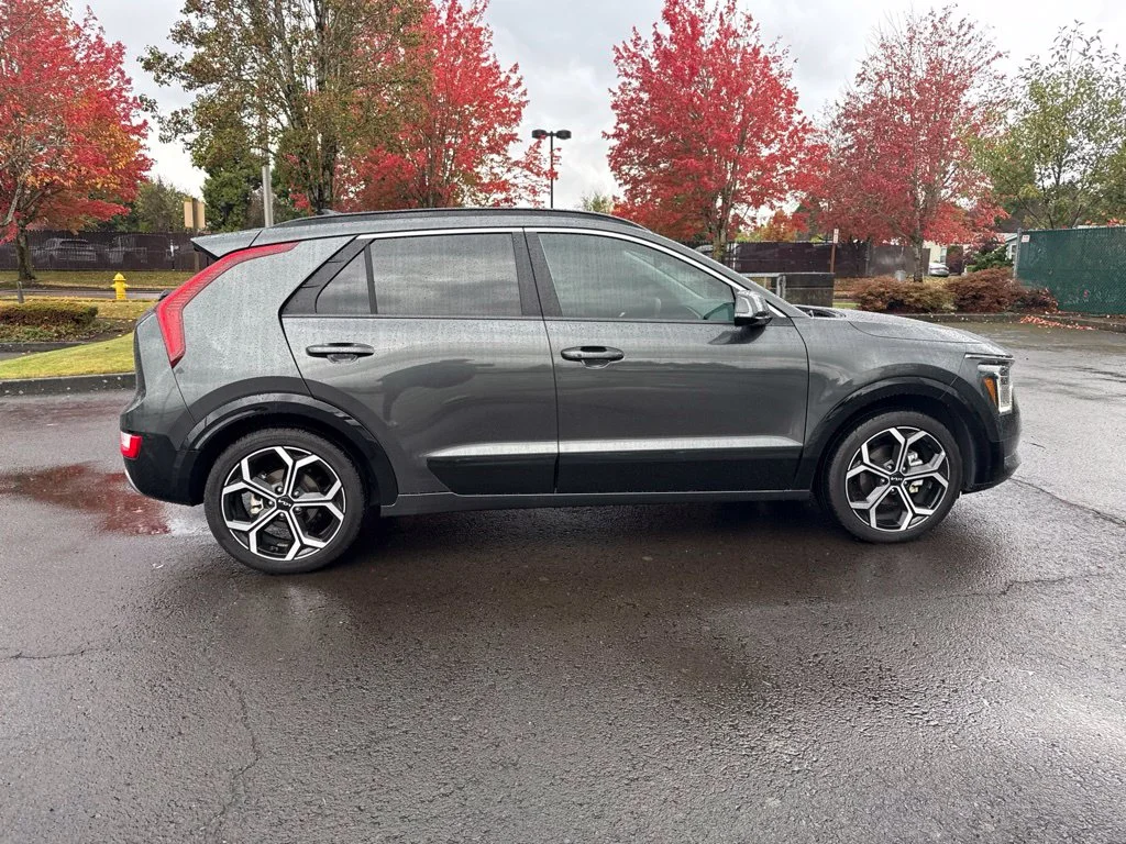 Used 2024 Graphite Gray Kia EX Touring image 8