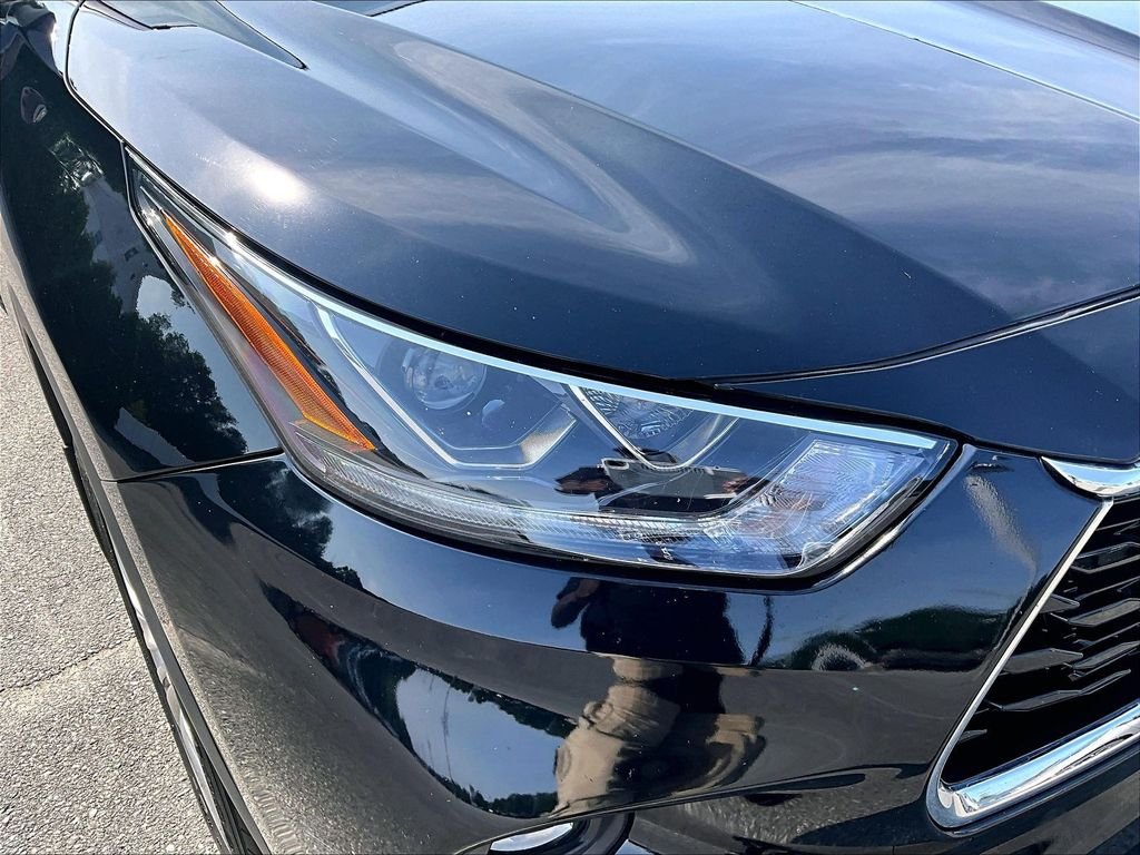 Used 2022 Black Toyota Platinum image 34