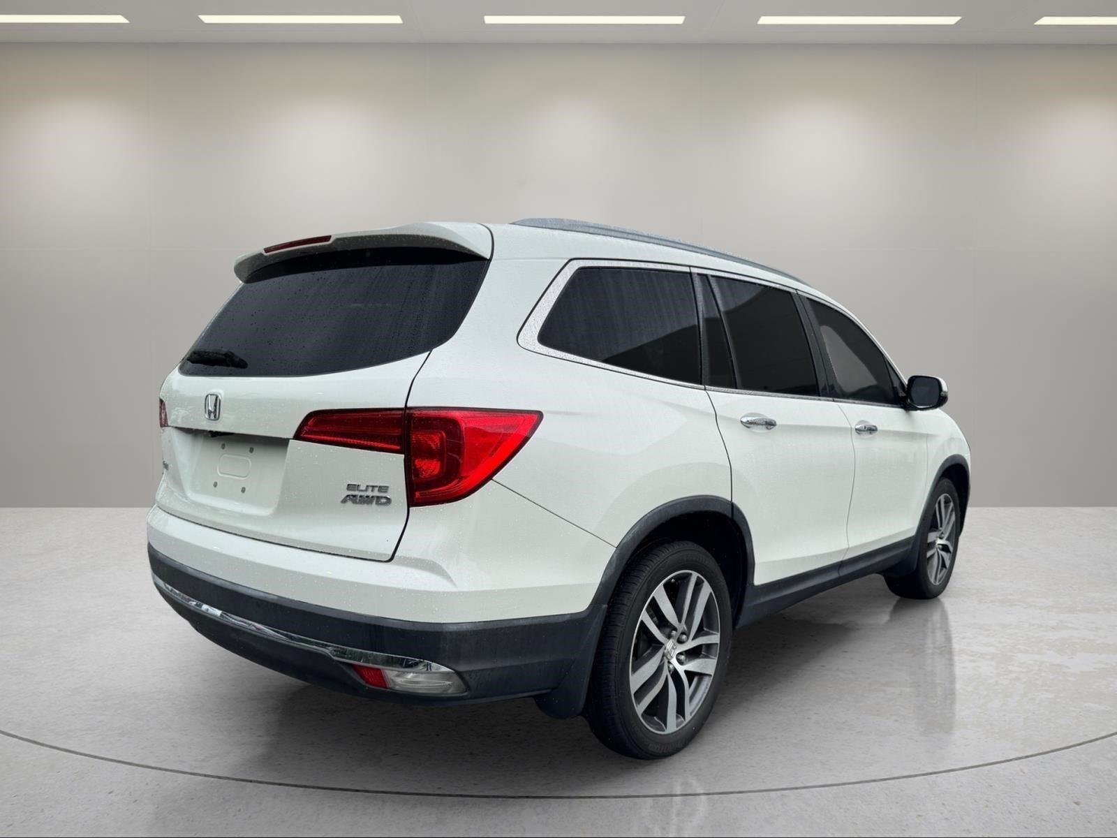 2017 Honda Pilot Elite - Photo 5