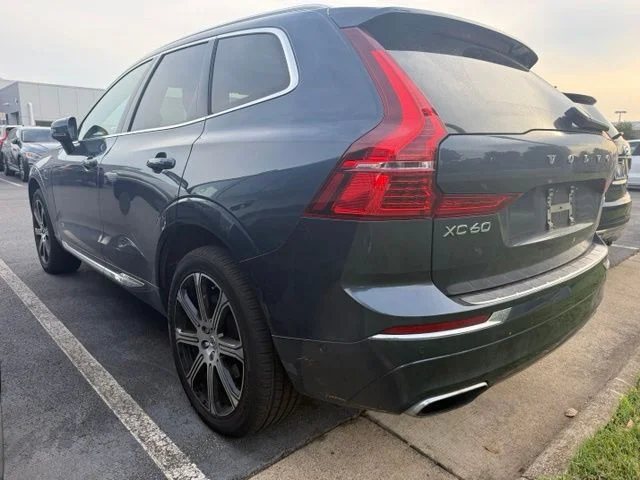 Used 2018 Blue Volvo T8 Inscription image 3