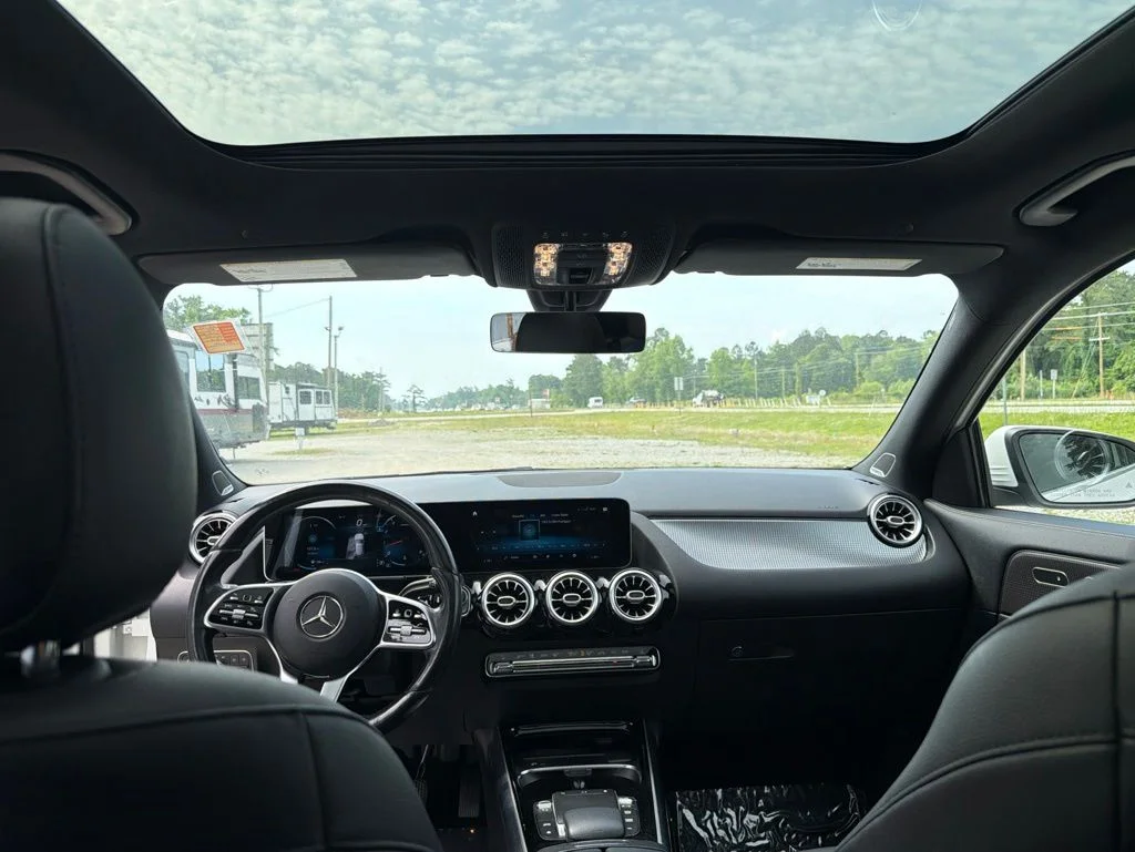 Used 2021 White Mercedes-Benz GLA 250 image 17