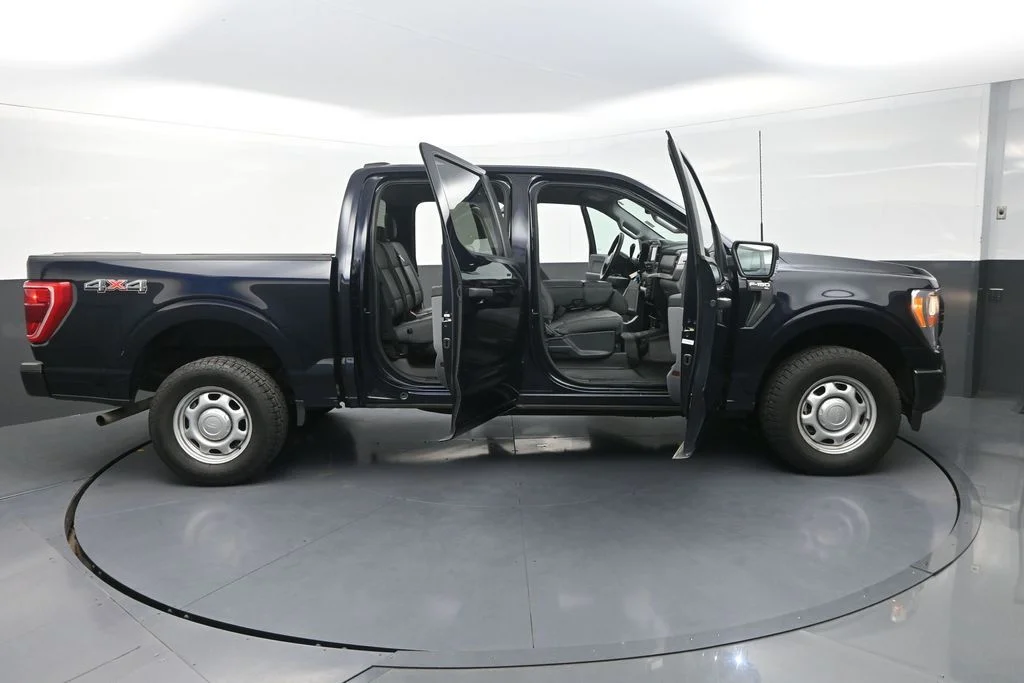 Used 2021 Blue Ford XL image 36