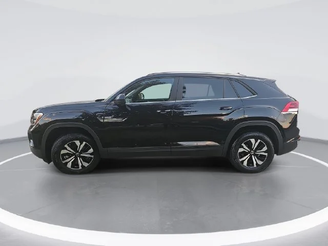 Used 2026 Black Volkswagen SE image 6