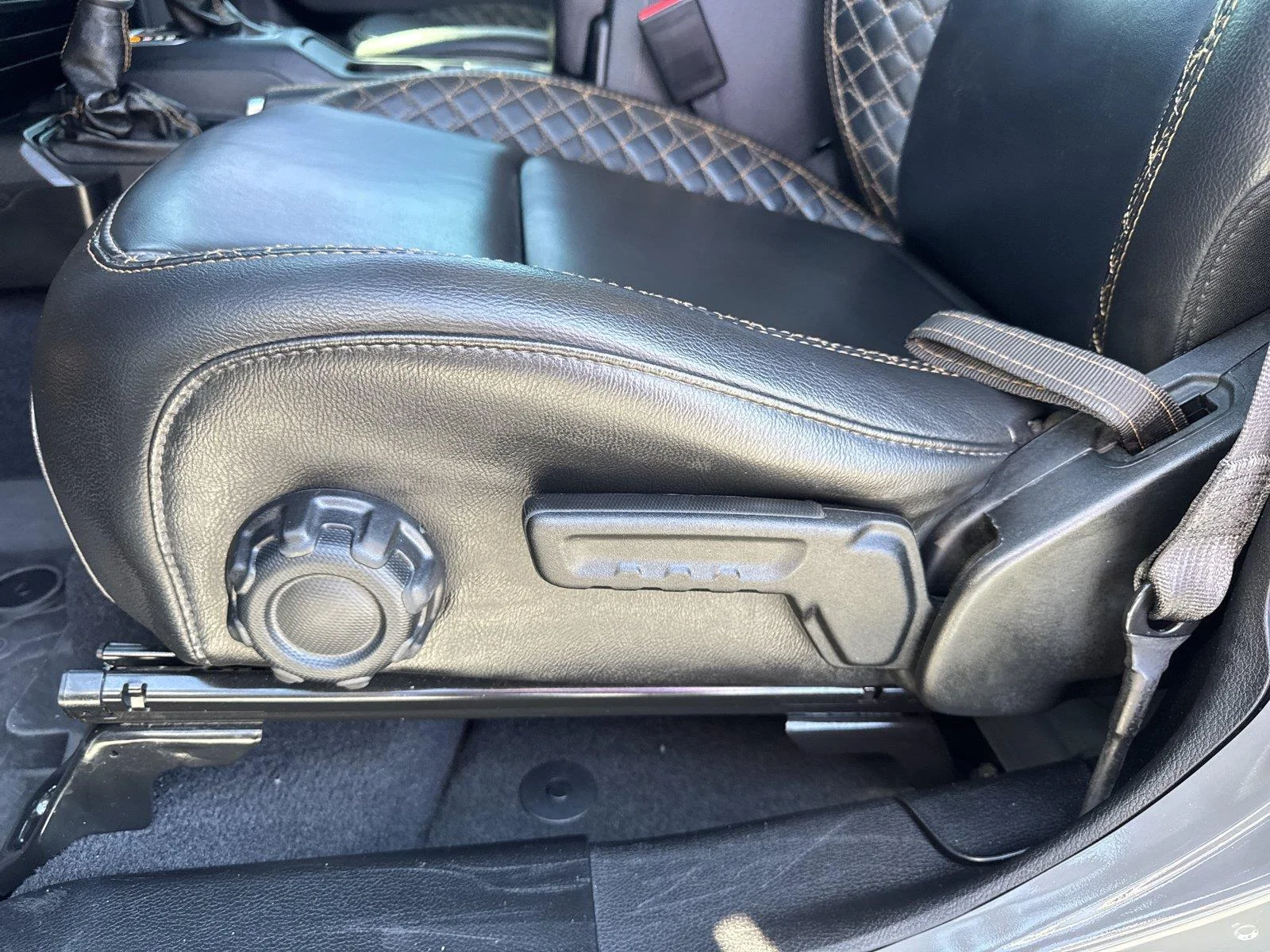 Used 2023 Sting-Gray Clearcoat Jeep High Altitude image 10