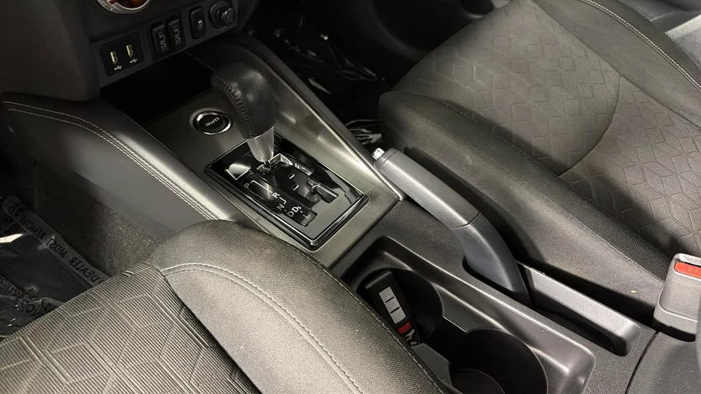Used 2020  Mitsubishi ES 2.0 image 24