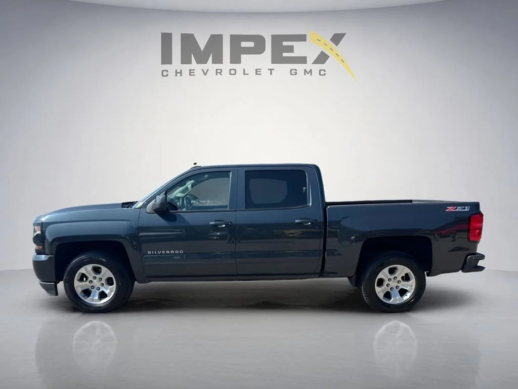 Used 2017 GRAPHITE METALLIC Chevrolet LT image 2