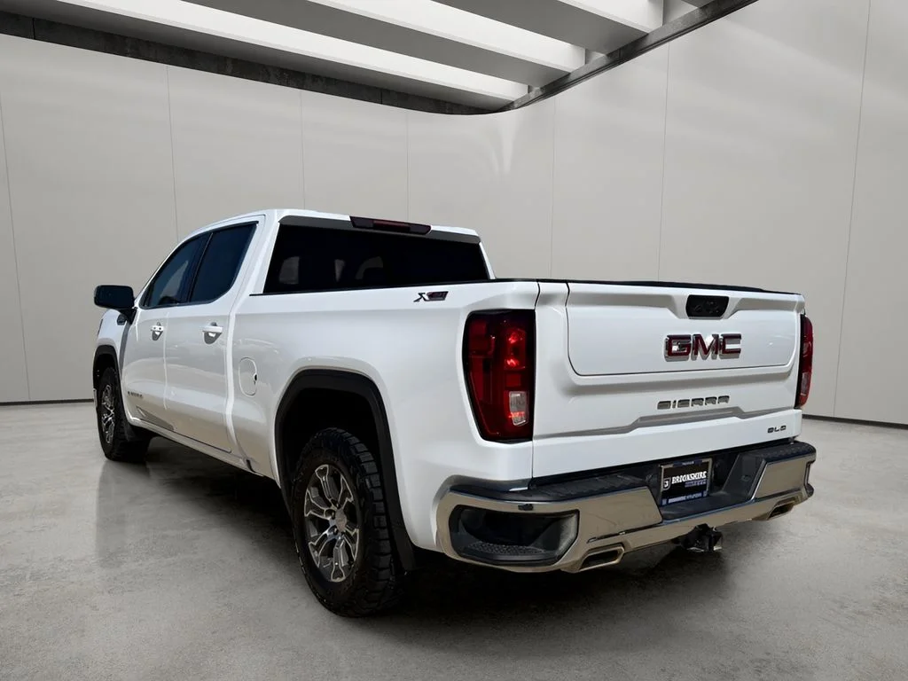 Used 2024 Summit White GMC SLE image 3