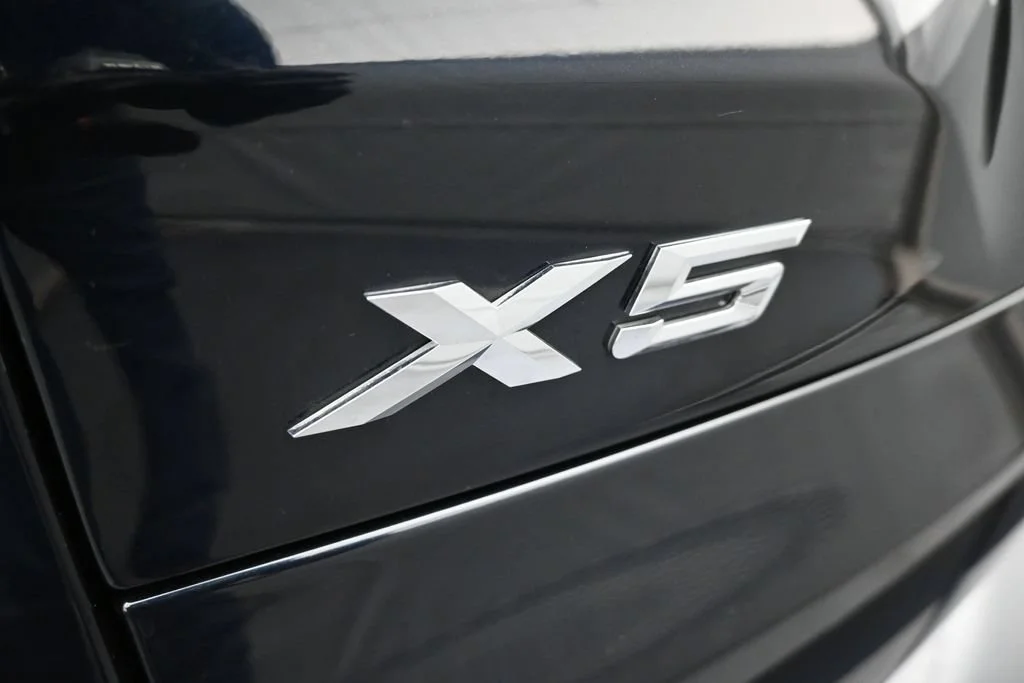 Used 2025 Black BMW xDrive40i image 22