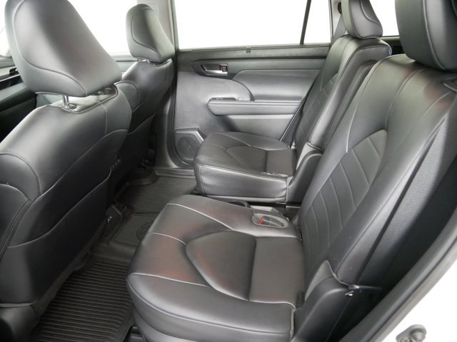 Used 2023 Wind Chill Pearl Toyota XLE image 12