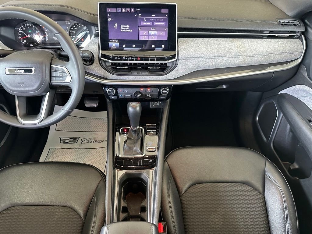 Used 2024 White Jeep Latitude image 11