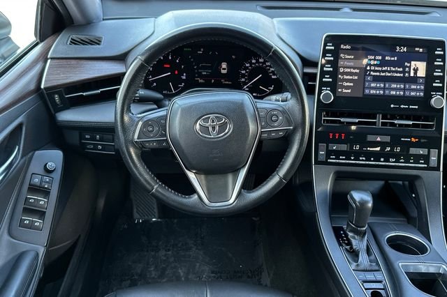 Used 2019 Silver Toyota XLE image 14