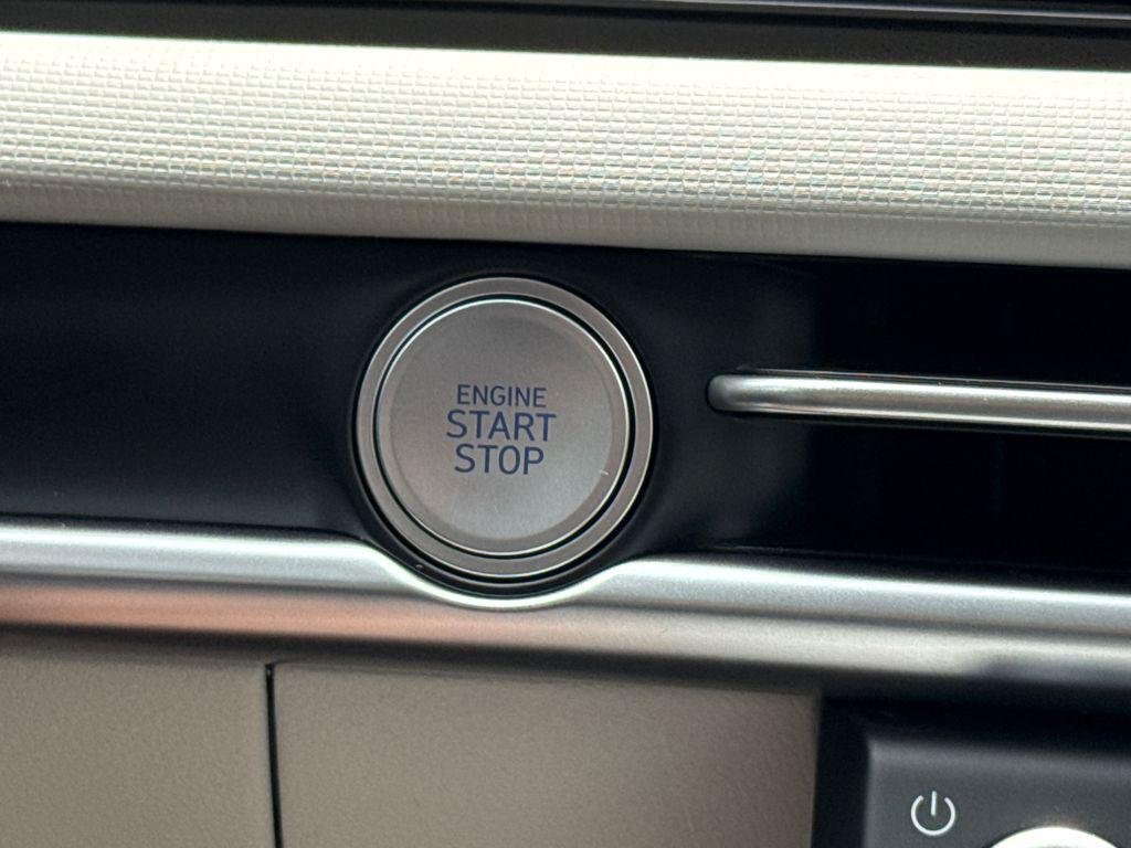 New 2026 White Hyundai SE FWD image 26