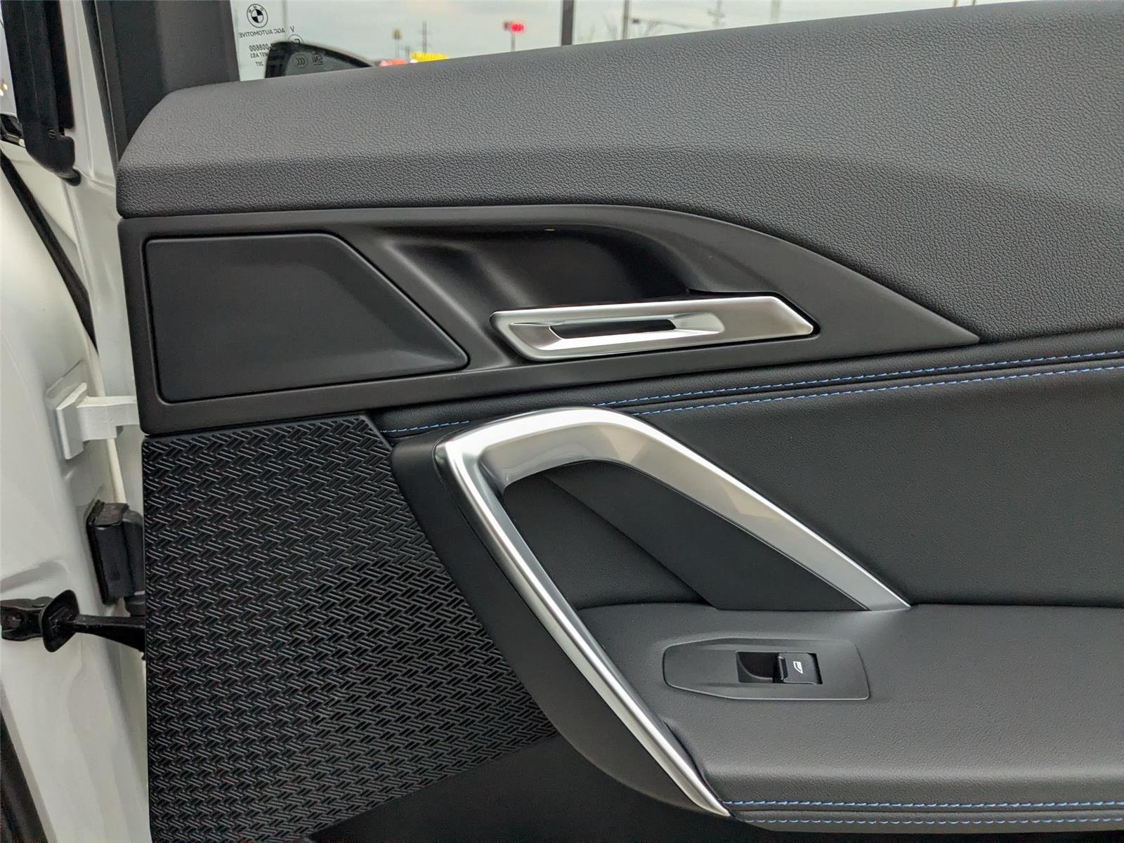 New 2026 Alpine White BMW xDrive28i image 30