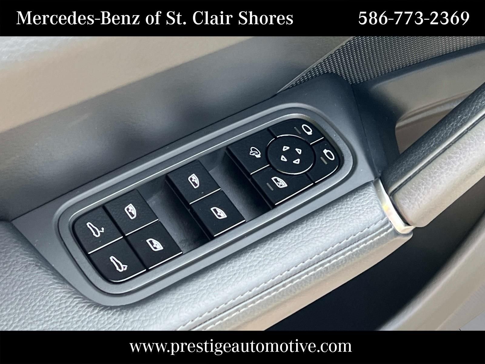 Used 2021 White Porsche Base image 21