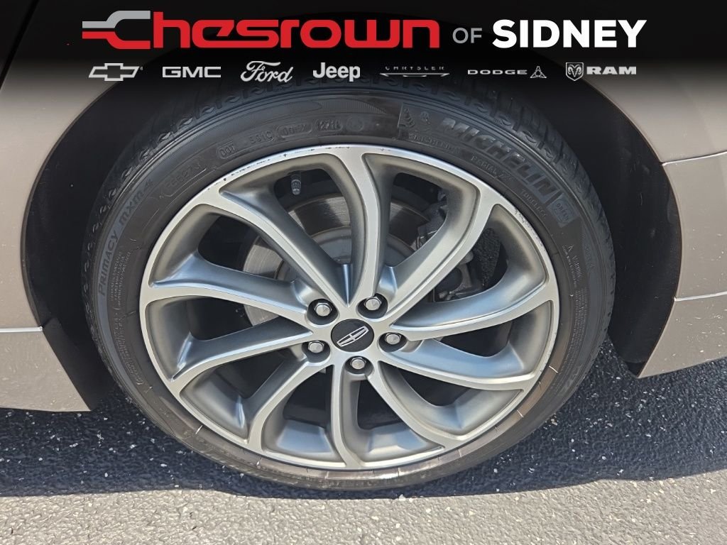 Used 2018 Brown Lincoln Select image 18