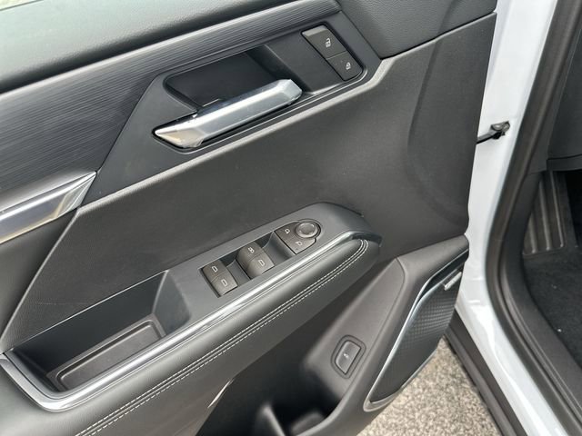 New 2026 Glacier White Tricoat GMC Elevation image 17