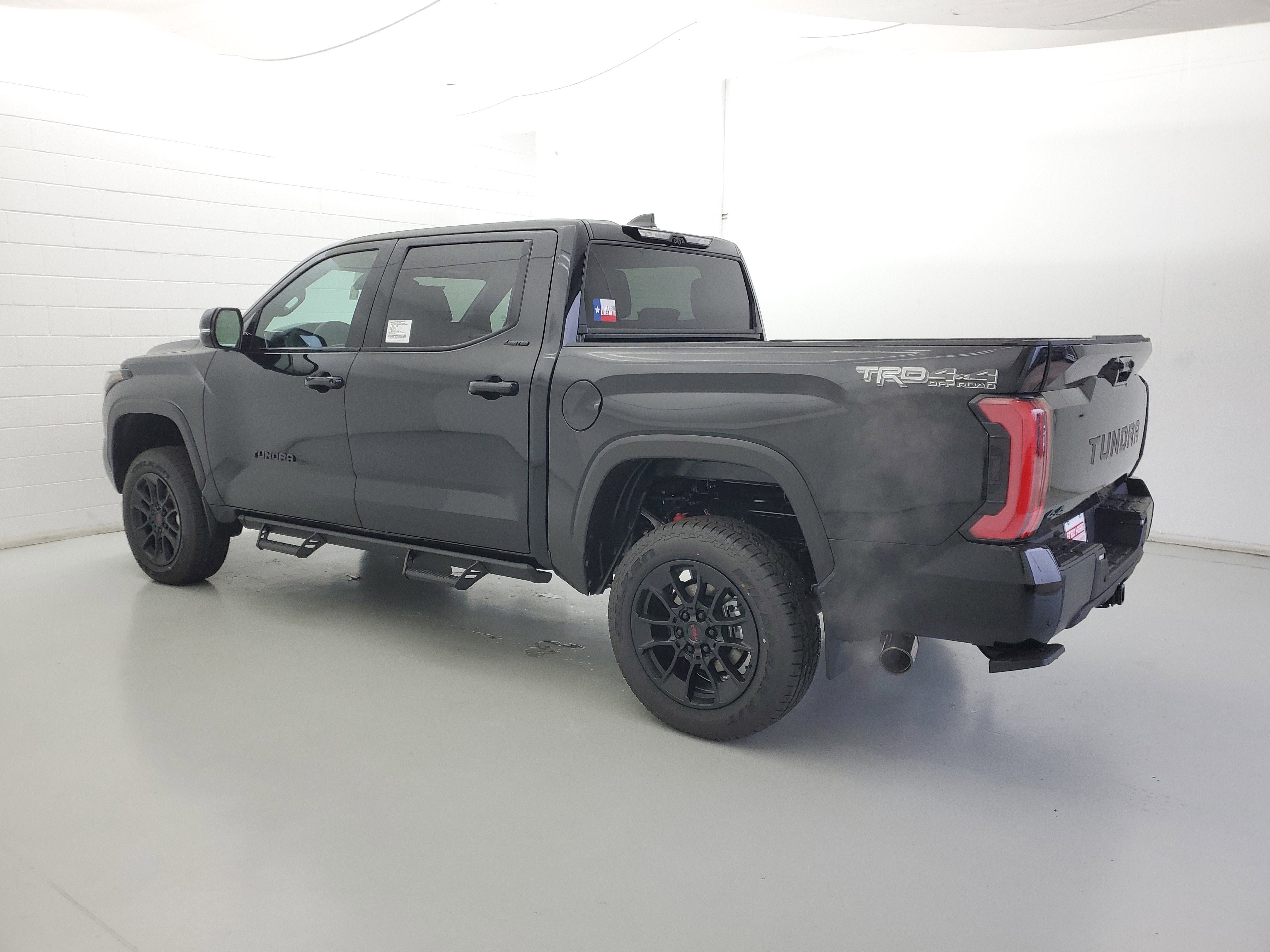 2026 Toyota Tundra Limited - Photo 7
