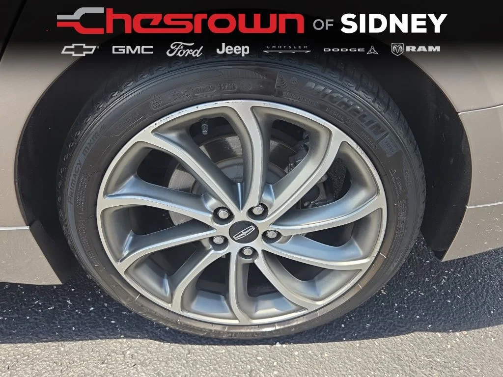 Used 2018 Brown Lincoln Select image 18