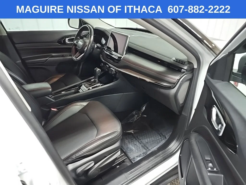 Used 2022 White Jeep Trailhawk image 15