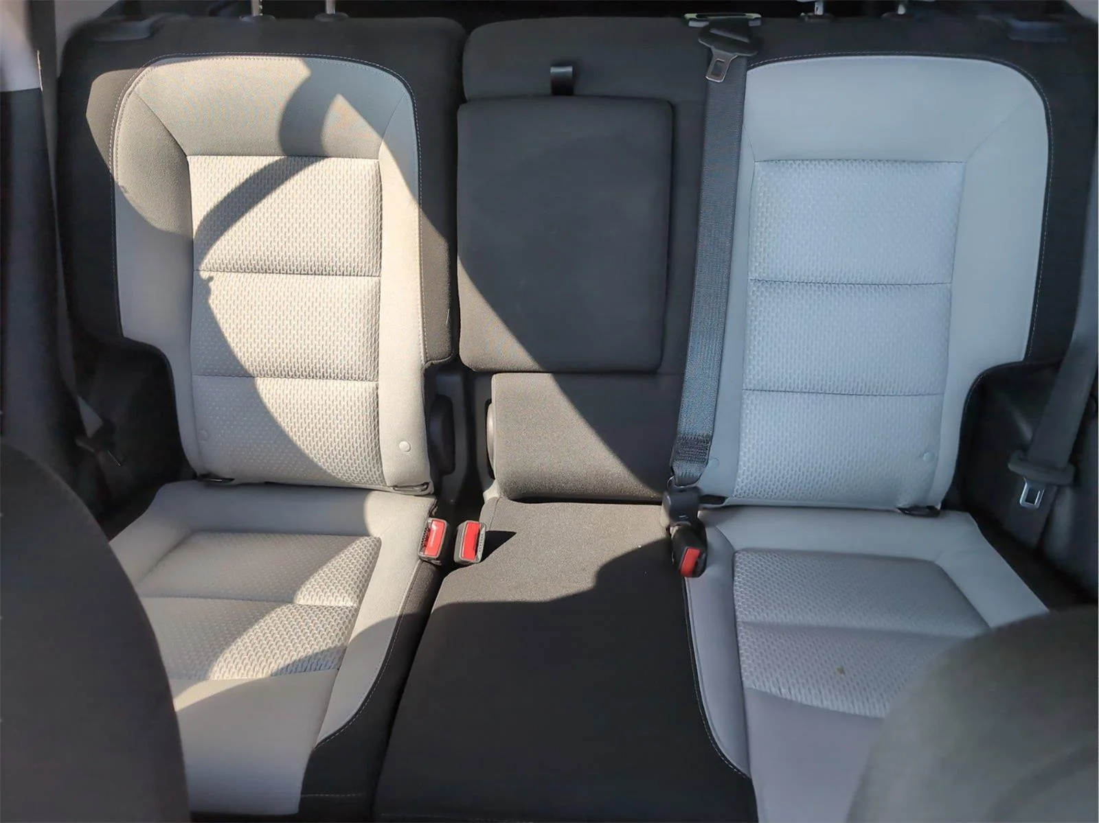 Used 2022 Summit White GMC SLE image 29