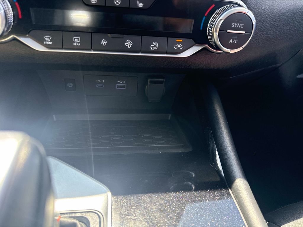 Used 2023 Blue Nissan 2.0 SR image 35