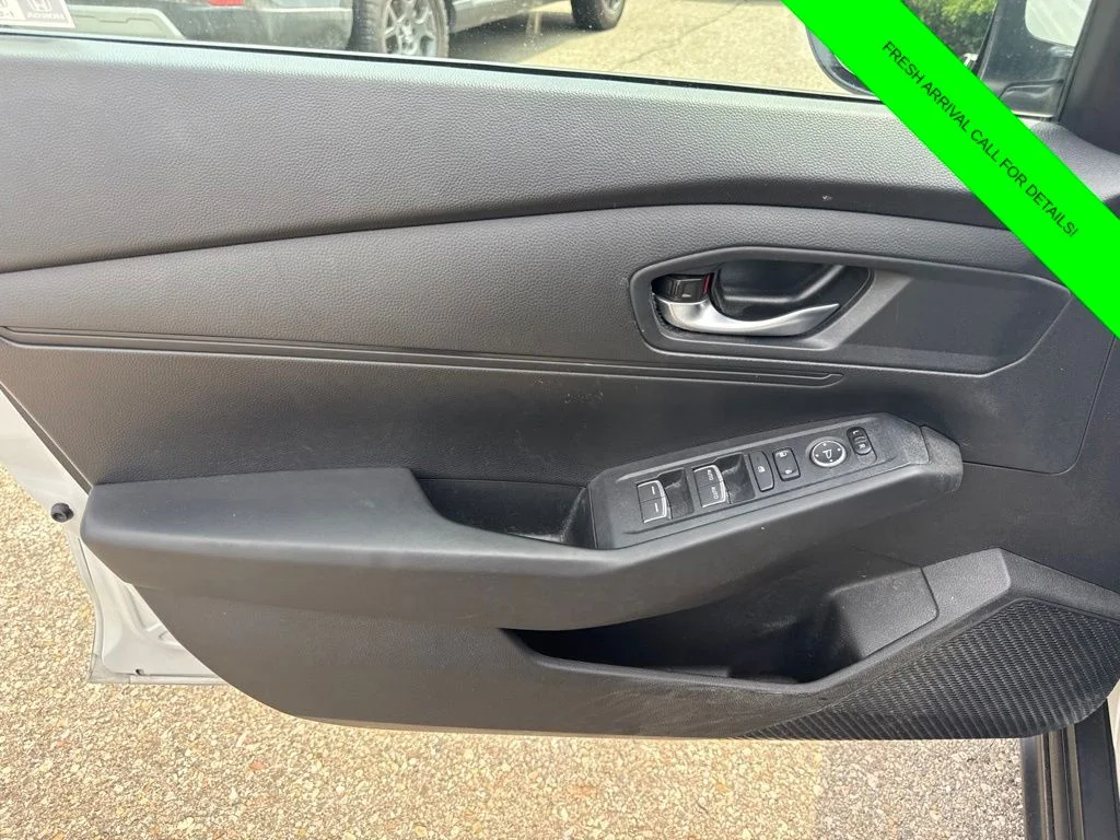 Used 2024  Honda LX image 19
