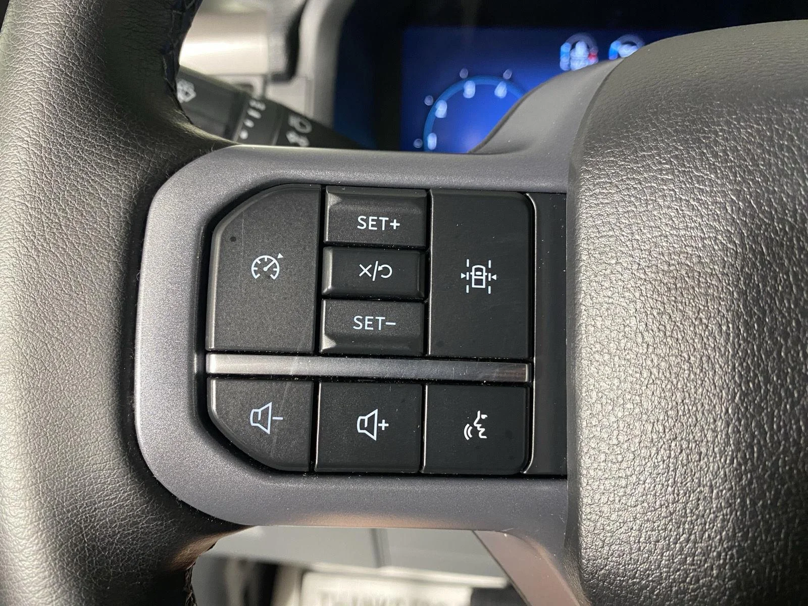 Used 2025 Agate Black Ford XLT image 12