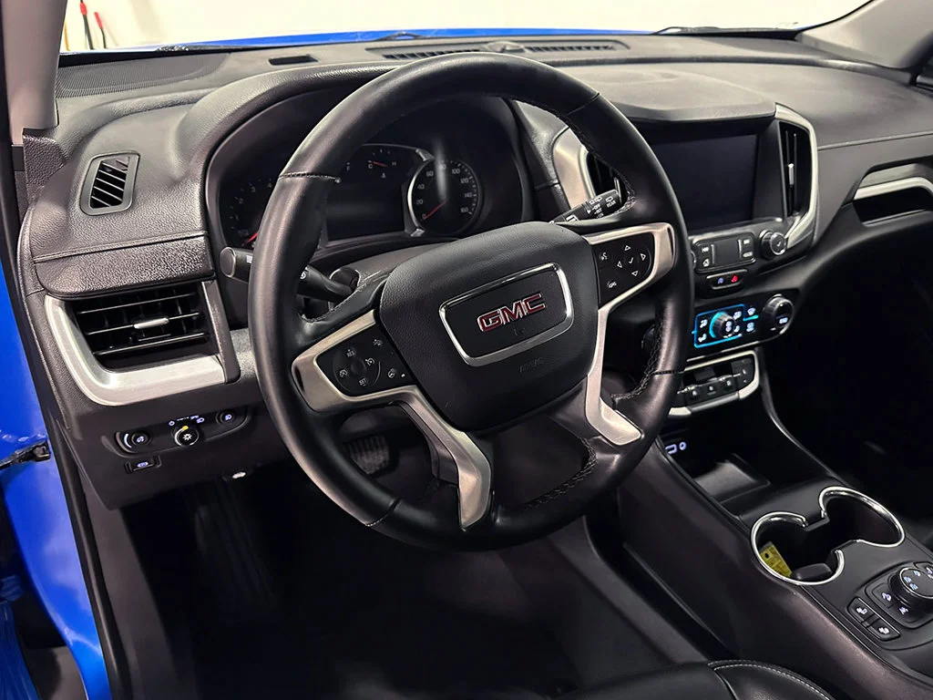Used 2024 Blue GMC SLT image 24