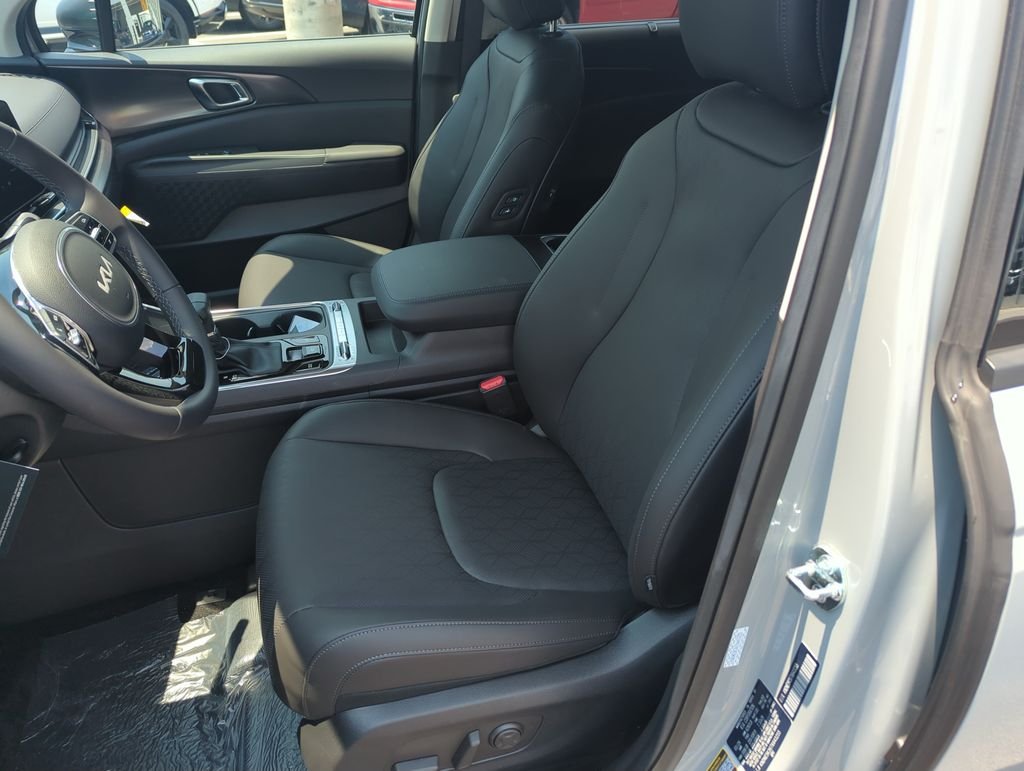 New 2026 Ceramic Silver Kia SX image 12