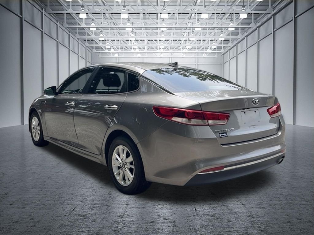 Used 2017 Silver Kia LX image 3